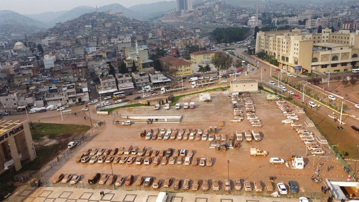 Şanlıurfa’da selden sonra otoparklar araç mezarlığına döndü! 170 araç çıkarıldı... Kayıp TIR şoförü aranıyor G3