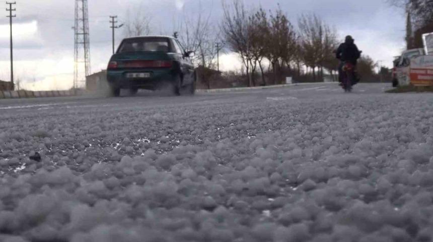 1,5 saatte şehir beyaza büründü! Üreticilerin umudu arttı