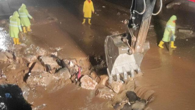 Selin vurduğu Şanlıurfa’da ekipler teyakkuza geçti! Sağanak yağış etkili oluyor