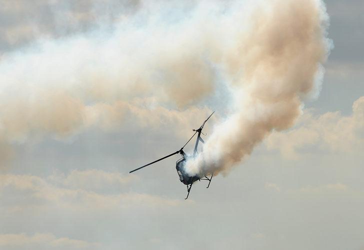 PKK'lıları taşıyan helikopterle ilgili merak edilen soruyu yanıtladı! Bakan Akar'ın "Suçüstü yakalandılar" sözlerinin ardından... "Açıklanacak şey var"