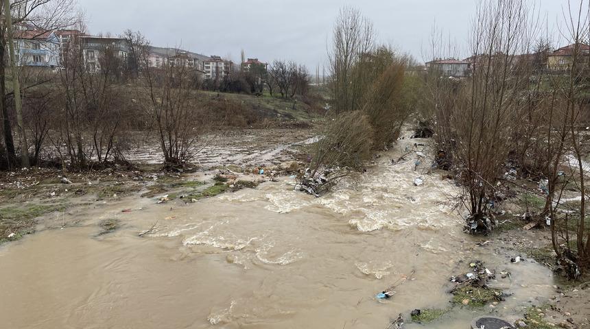 Deprem bölgesi Malatya'da kar ve yağmur etkili oluyor