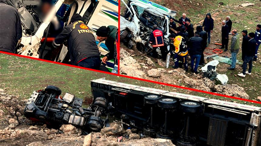 Mardin'de korkunç kaza! TIR ile kamyonet kafa kafaya çarpıştı: 1 ölü, 7 yaralı