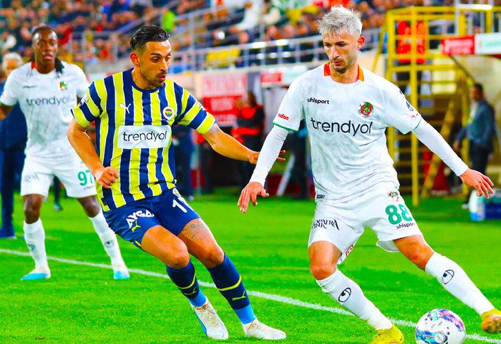 Fenerbahçe geriye düştüğü mücadelede Alanyaspor'u 3-1 mağlup etti! Sarı-Lacivertliler zirveye bir adım daha yaklaştı