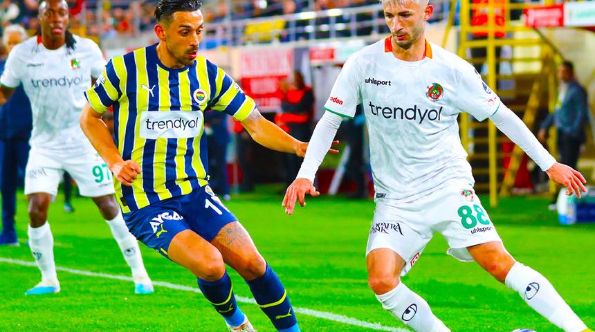 Fenerbahçe geriye düştüğü mücadelede Alanyaspor'u 3-1 mağlup etti! Sarı-Lacivertliler zirveye bir adım daha yaklaştı