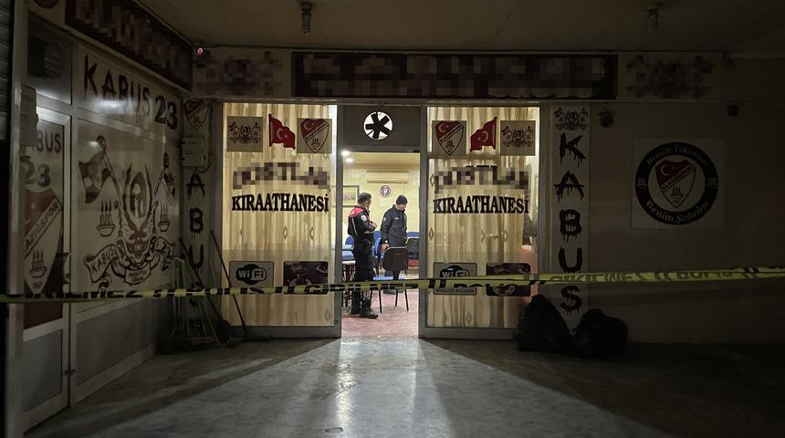 Elazığ'da kıraathanede düzenlenen silahlı saldırıda iki kişi yaralandı