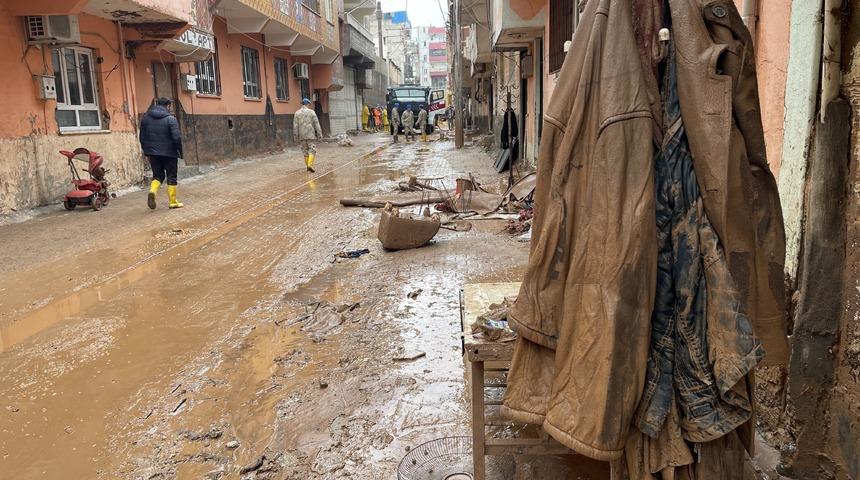 Şanlıurfa'da sel sonrası temizlik çalışmaları devam ediyor