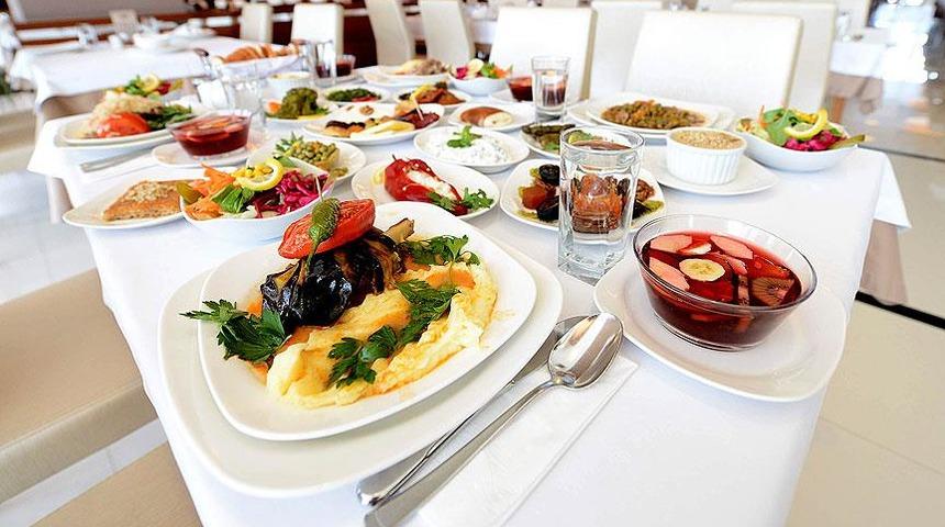 Diyet uzmanından sahur ve iftar uyarısı! Sağlık sorunlarına yol a&ccedil;abilir