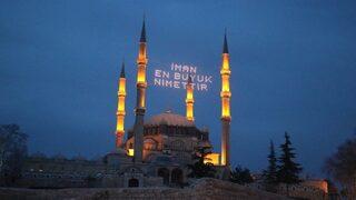 İzmir'de iftar vakti saat kaçta? 23 Mart 2023 İzmir'de sahura saat kaçta kalkılacak? Diyanet 2023 imsakiyesi ile sahur ve iftar saati