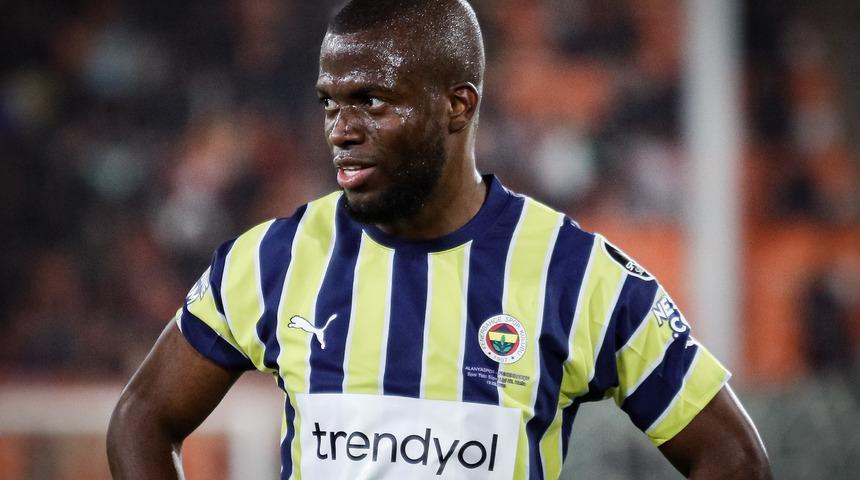 Fenerbahçe'ye derbi öncesi 3 futbolcusundan şoke eden haber! Enner Valencia, Joshua King ve Jayden Oosterwolde için resmi açıklama geldi..