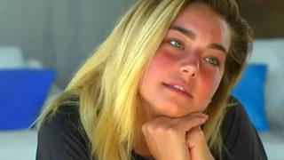 Tesettürlü hali olay olmuştu! Aycan Yanaç dekolteli pozlarını paylaşınca...