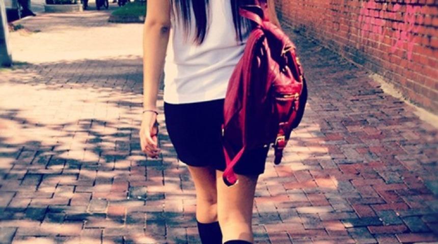 17 yaşındaki liseli genç kızı tuvalette o halde buldular!