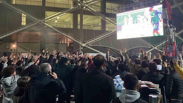 Cezaya rağmen Sakaryaspor taraftarları takımlarını yalnız bırakmadılar