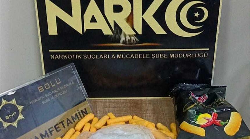 Bolu'da cips paketine uyuşturucu gizleyen 2 kişi yakalandı