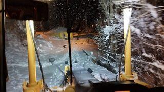 Sivas'ta karla mücadele ekipleri 4 yaşındaki çocuk için seferber oldu