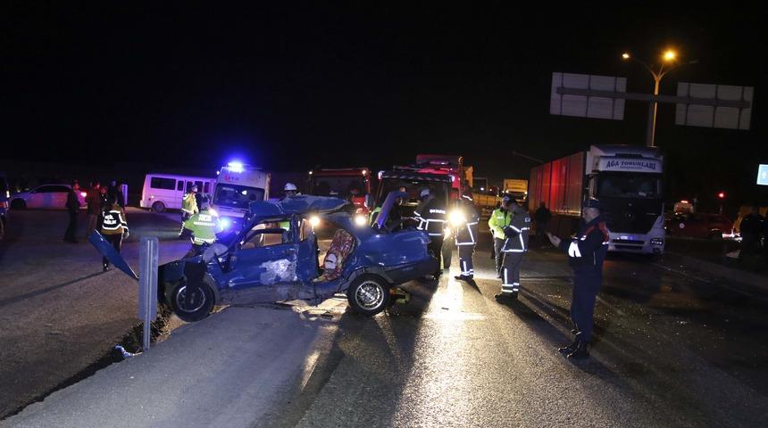 Uşak'ta tır ile otomobilin çarpışması sonucu 1 kişi öldü, 3 kişi yaralandı
