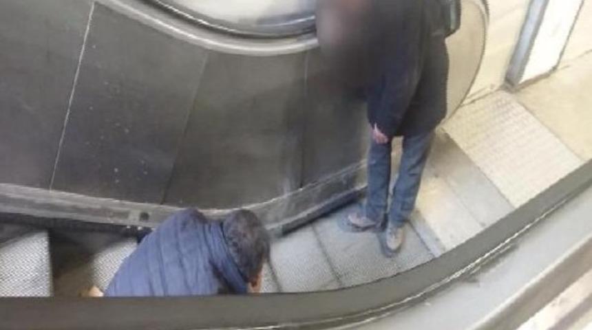 İstanbul'un göbeğinde korkunç görüntüler! Görenler koşarak uzaklaştı