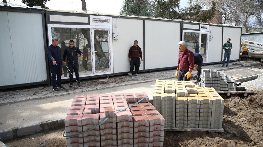 Kahramanmaraş'ın Türkoğlu ilçesinde yapılan prefabrik esnaf çarşılarında son aşamaya gelindi