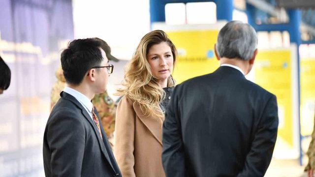 İkinci Dünya Savaşı'ndan bu yana bir ilk! Savaş bölgesini ziyaret etti, tarihe geçti