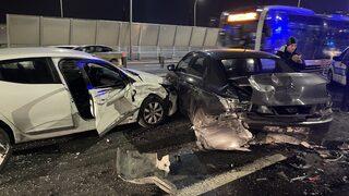 Haliç Köprüsü'nde ambulans ve 3 araç birbirine girdi: 4 yaralı