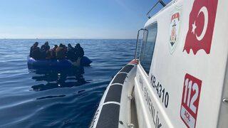 İzmir açıklarında 154 göçmen yakalandı, 66 düzensiz göçmen kurtarıldı