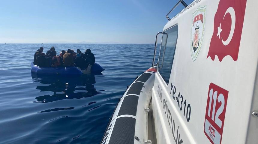 İzmir açıklarında 154 göçmen yakalandı, 66 düzensiz göçmen kurtarıldı