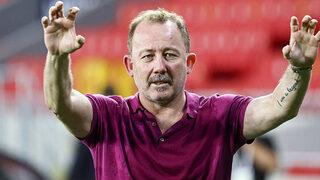 Sergen Yalçın ile anlaşma noktasına geldiler! Süper Lig devi gözünü kararttı...