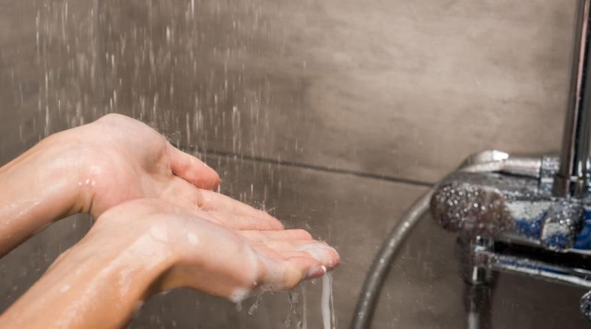 Oruçluyken banyo yapılır mı? Banyo yapmak orucu bozar mı? Diyanet'ten merak edilen soruya yanıt!