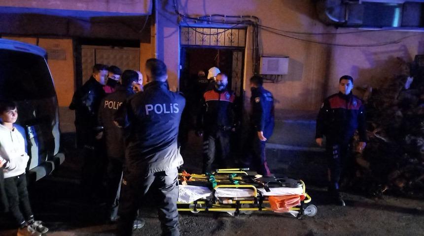 Manisa'da korkunç olay! Annesini boğazından bıçaklayarak öldürdü, ardından çatıdan atladı