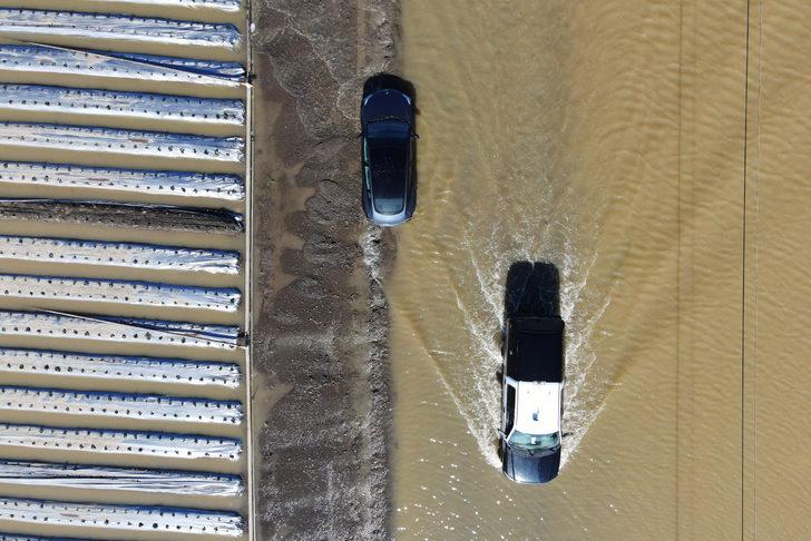 Kaliforniya aşırı yağış ve  şiddetli  fırtınayla mücadele ediyor! Tarım arazileri, yollar ve evler sular altında kaldı... Sel hayatı felç etti G5