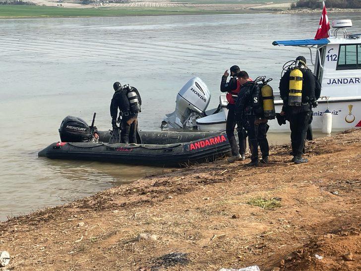 Şanlıurfa'da tırıyla sele kapılan sürücüyü arama çalışmaları sürüyor G5