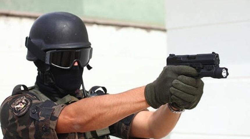 Özel harekat polisi bara alınmayınca kurşun yağdırdı!