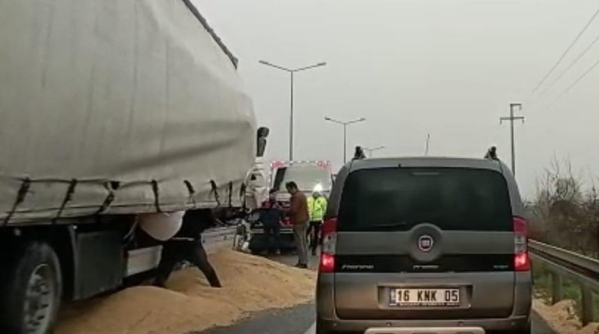 Bursa’da tır kazasında sürücü yaralandı