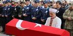 İzmir'de trafik kazasında ölen astsubayın cenazesi Erzincan'da toprağa verildi