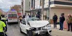 Otomobilin işçi servisiyle kafa kafaya çarpıştığı feci kaza kamerada: 1 ölü, 3 yaralı