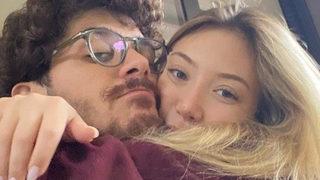 Yasmin Erbil ve Yiğit Poyraz aşka geldi! Dudak dudağı anlarını paylaştı