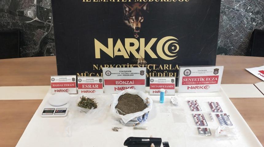 Eskişehir'de uyuşturucu satıcılarına yönelik "Kökünü Kurutma Operasyonu"nda 27 tutuklama