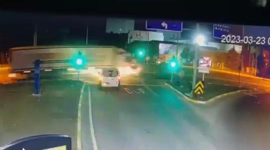 Aksaray'da bir kişinin öldüğü trafik kazası güvenlik kamerasında