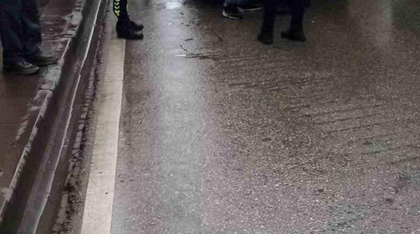 Elazığ’da motosiklet yayaya çarptı: 2 yaralı