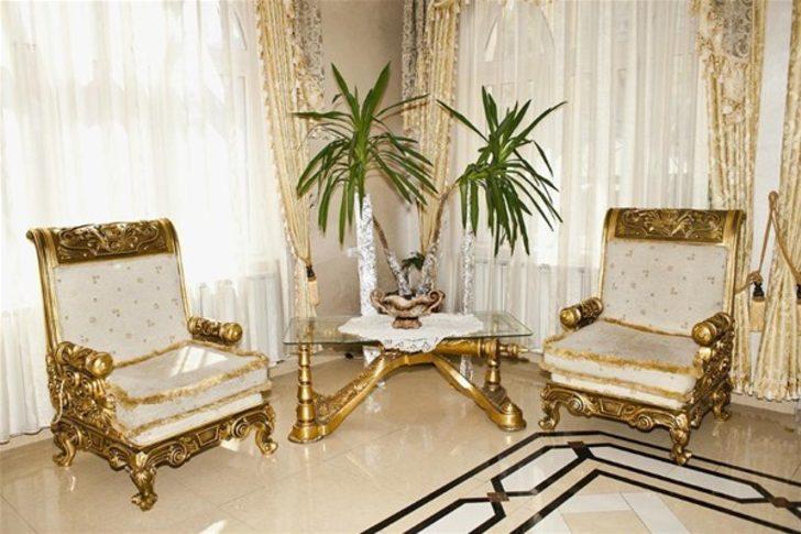 Romanyalı cadıların şatafatlı hayatı G4