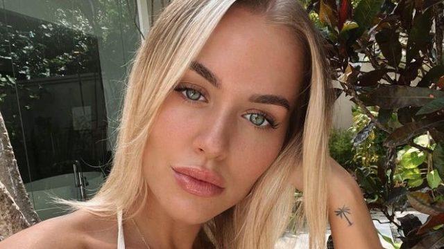 Lottie Tomlinson göğüs dekoltesiyle büyüledi! Beğeni yağdı