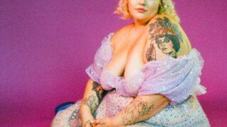 Büyük beden model Abby Bible,vücudunu gururla sergiledi! Bikinili pozu sosyal medyayı salladı