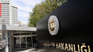 Danimarka'da Kur’an-ı Kerim’e ve Türk bayrağına çirkin saldırı! Dışişleri Bakanlığı: Saldırıyı en güçlü şekilde lanetliyoruz