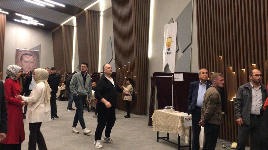 AK Parti'de &ouml;nemli gelişme! Temay&uuml;l yoklaması başladı