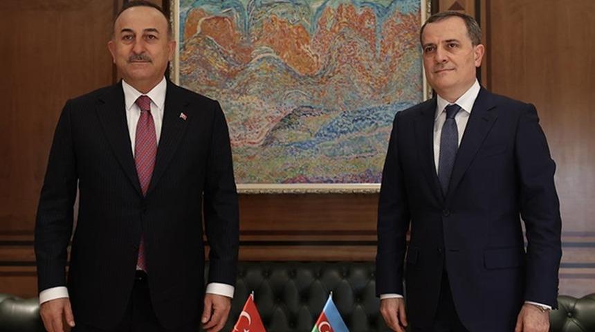 Bakan Çavuşoğlu, Azerbaycanlı mevkidaşı ile görüştü