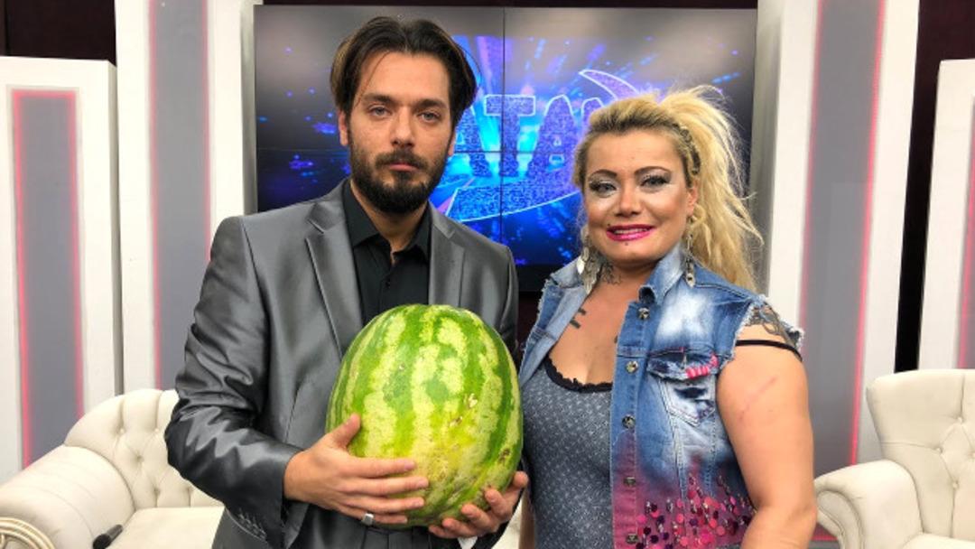 Hayrettin  &Ccedil;atlak Şanzel'in sevgilisi rol&uuml;ne girip st&uuml;dyoyu bastı