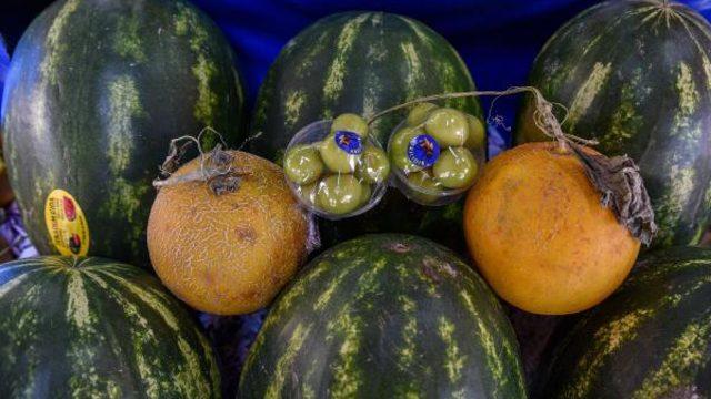 Erik tezgaha çıktı, fiyatı dudak uçuklattı! Tanesi 10, kilosu bin lira