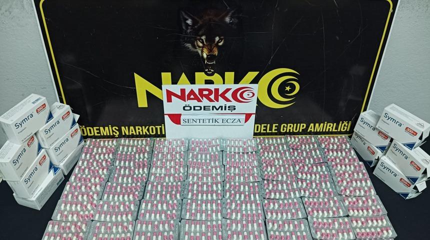 Bayındır'da 2800 sentetik ecza ele geçirildi, 1 kişi tutuklandı