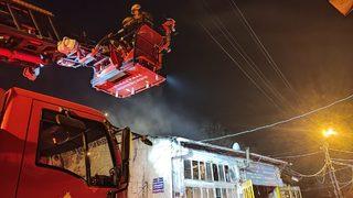 Eskişehir'de çıkan yangında 3 iş yeri hasar gördü