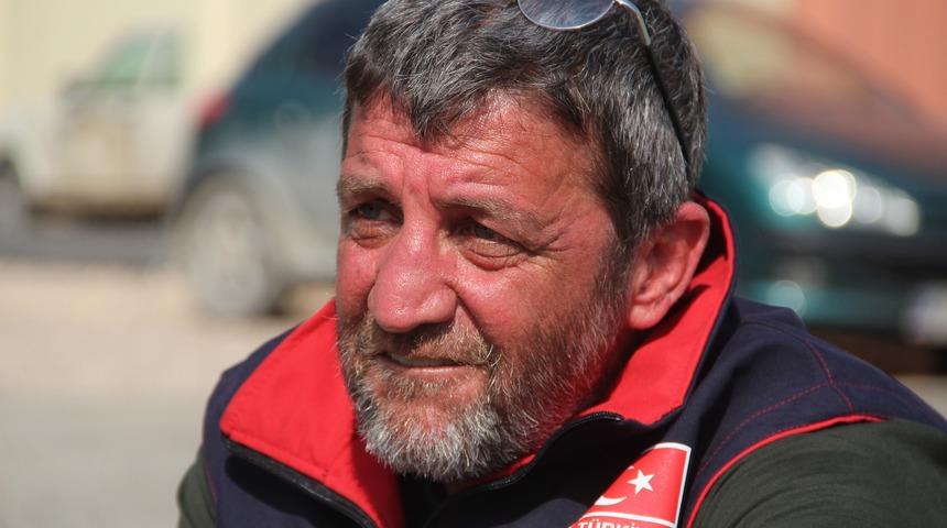 Depremde 27 akrabasını kaybetti! Acısına rağmen görevini bırakmadı... Okul müdüründen duygulandıran sözler