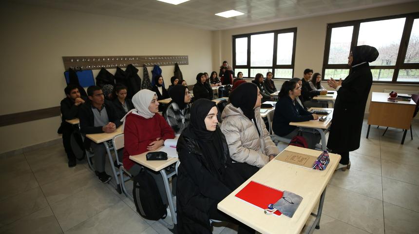 Malatya'nın 8 ilçesinde depremden 49 gün sonra eğitim-öğretim başladı